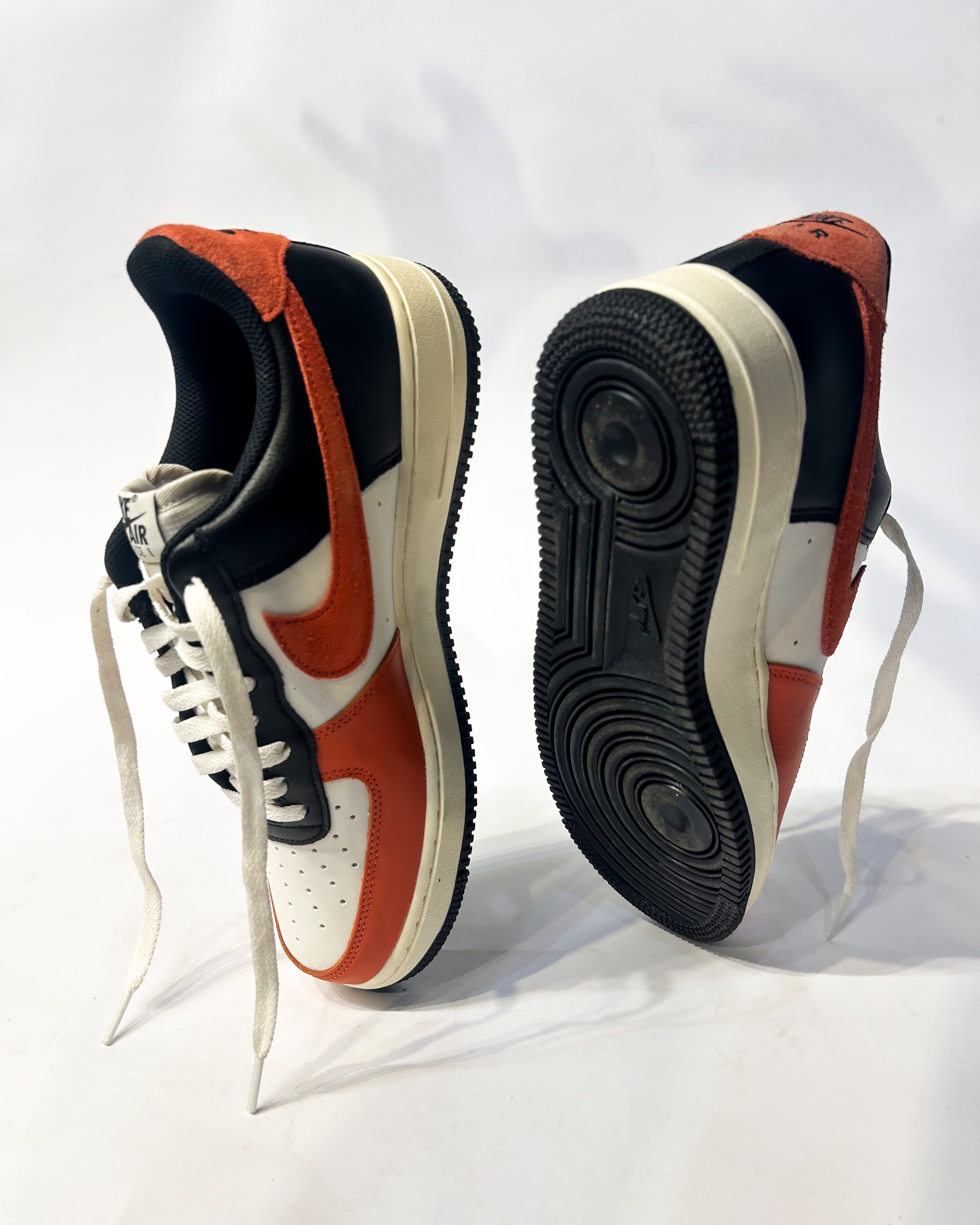 NIKE Air force 1 07 LV8