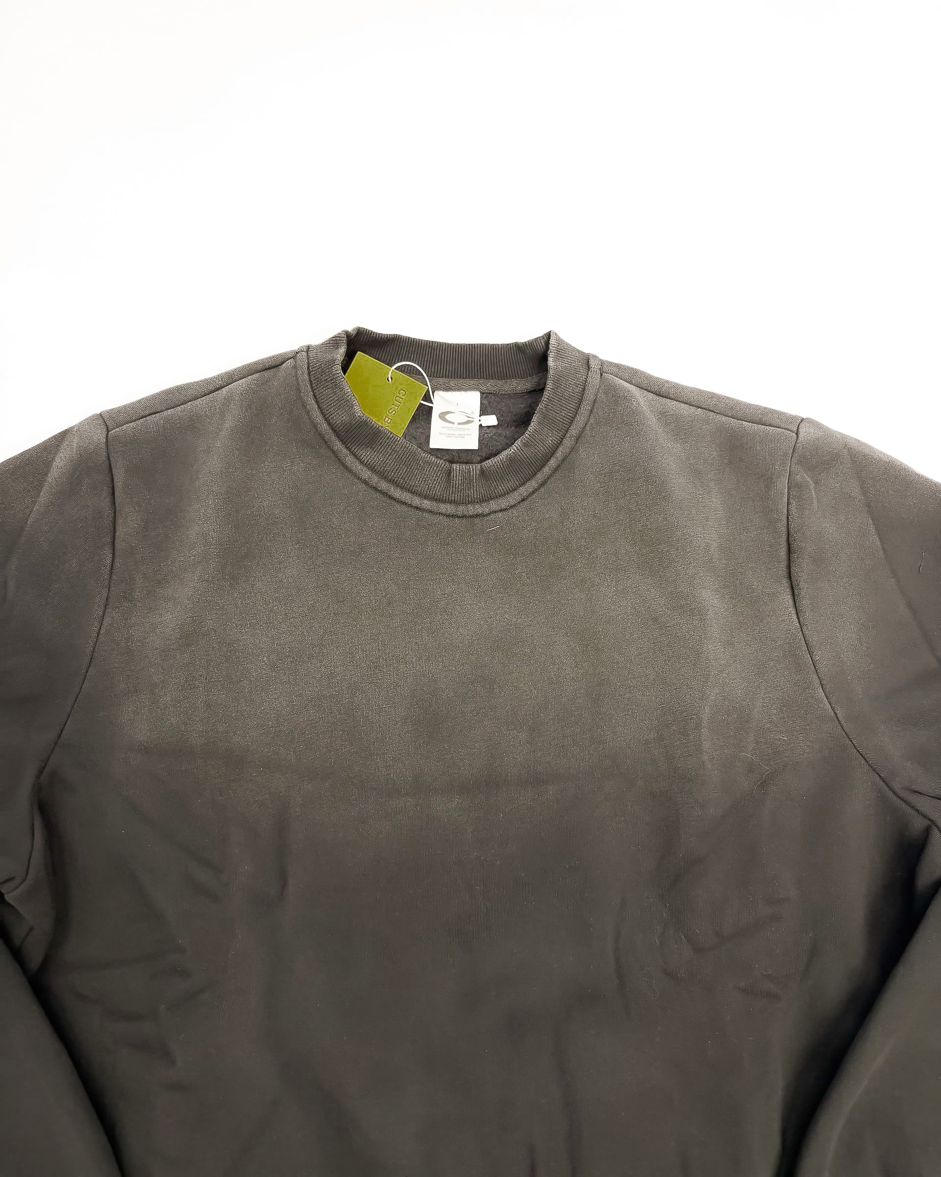Plain black crewneck Sweatshirt