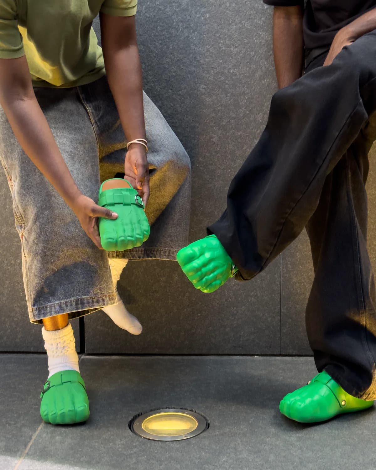 GREEN FOOT CLOGS