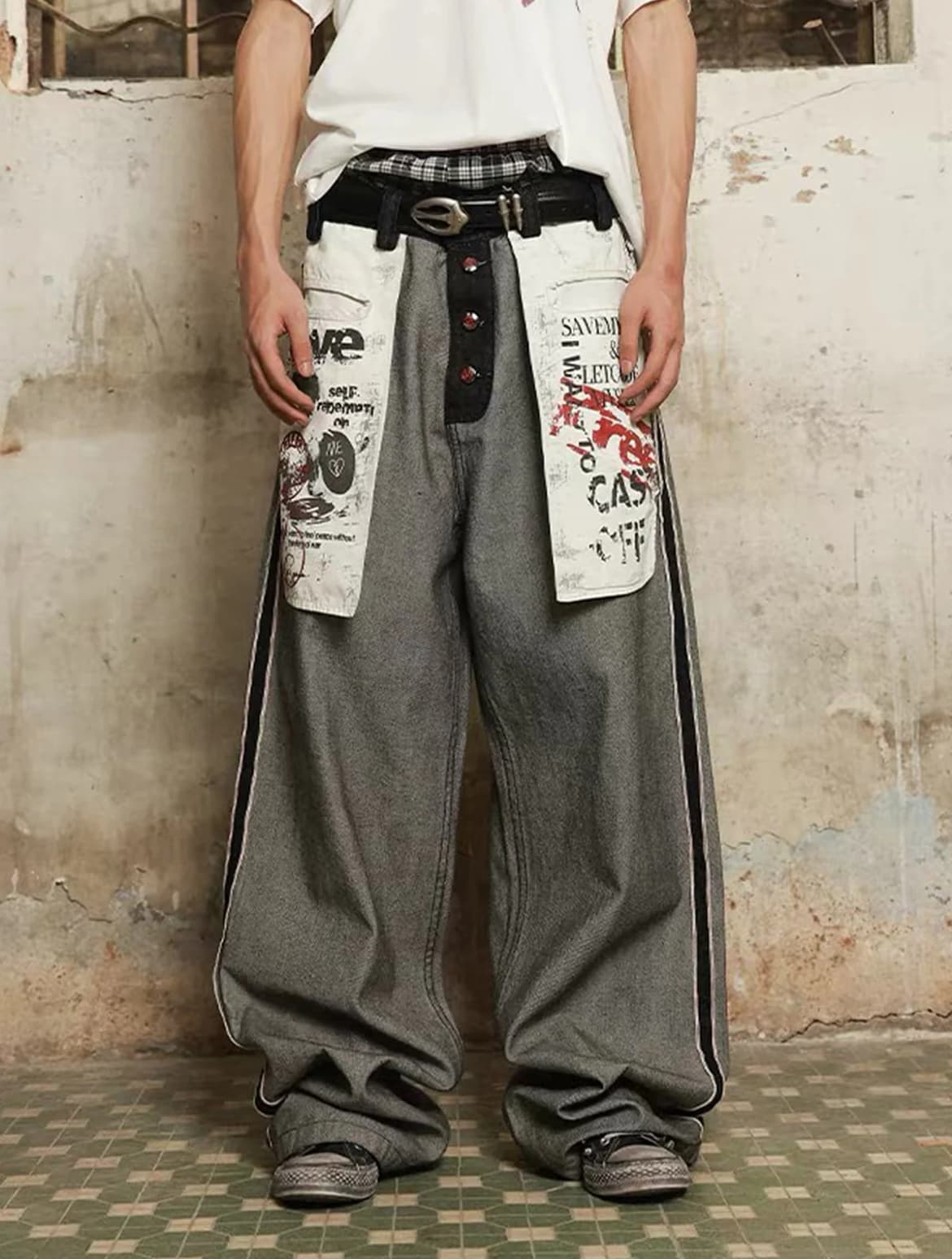 SUPERMADE DISTRESSED REVERS LARGE E